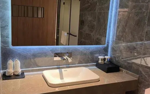 Luoyang Yanshi Meixi Hotel (Wanda Plaza)