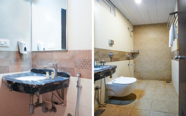 Capital O 71843 Grand Sindhura