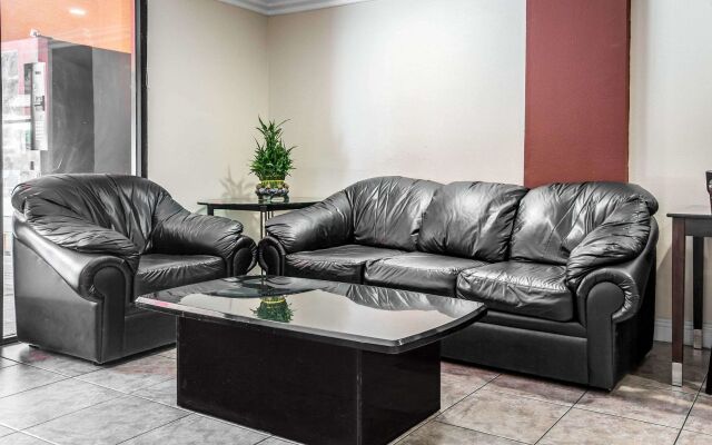 Pico Rivera Inn and Suites