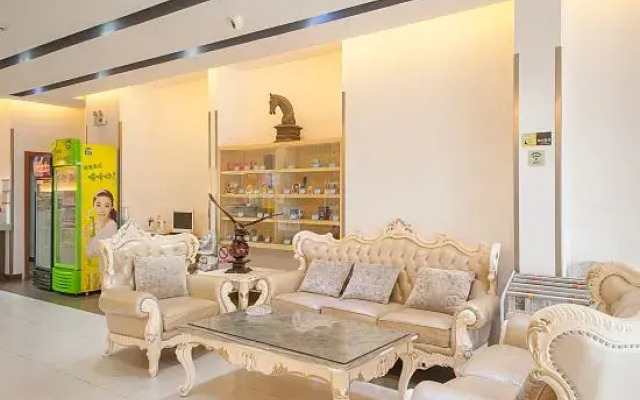 Yantong Hotel