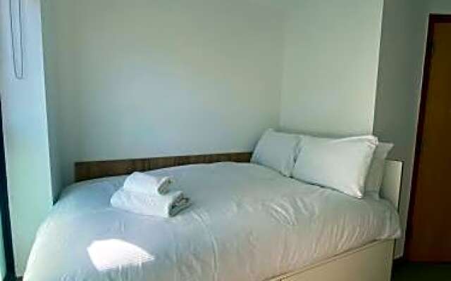 Regency Hall Smart Cheltenham Ensuite Rooms e
