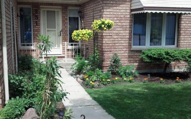 Rose Court Bed & Breakfast