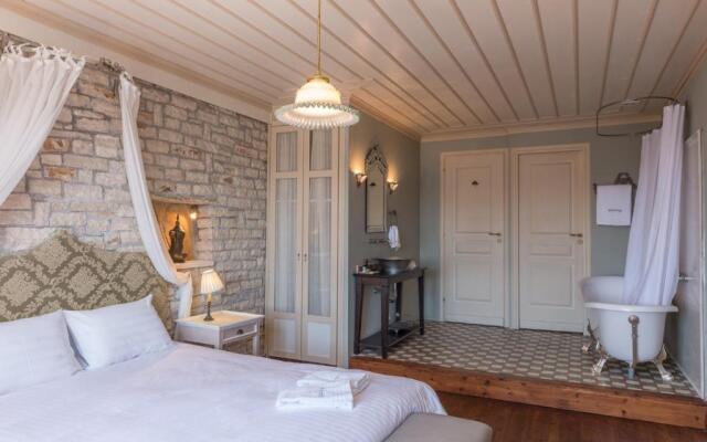 Village Primoula Suites & Spa