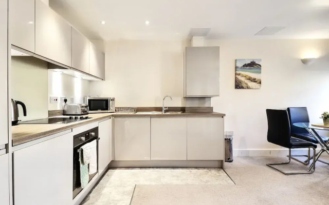 Sapphire Serviced Apartment