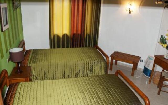 Quartos e Apartamentos Atalaia