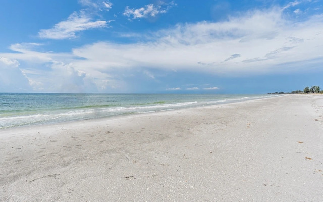 Beach Haven 2 Bedroom Condo