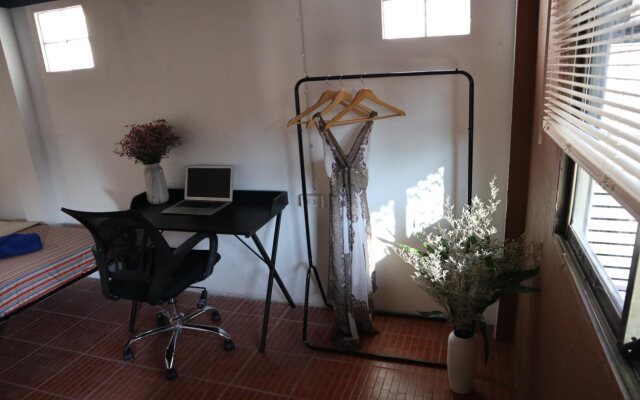 In The City Co-Living & Co-Working Space - Hostel