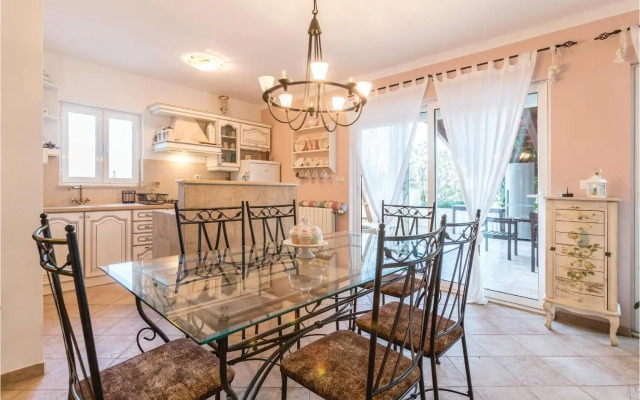Four-Bedroom Holiday Home in Kastel Novi