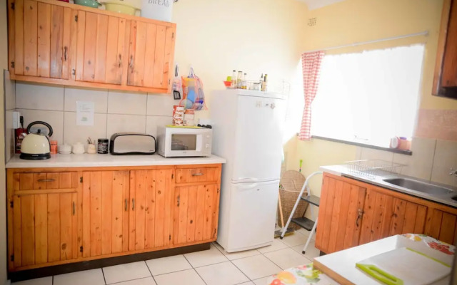 Terrylin Backpackers - Adults Only