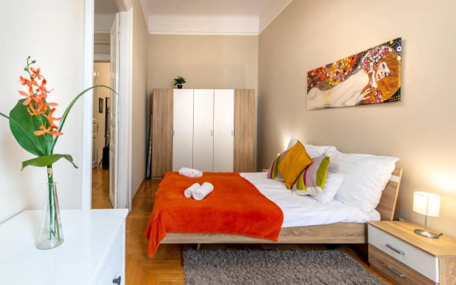 ORANGEHOMES Kalvin Sq 2 bedroom apartment