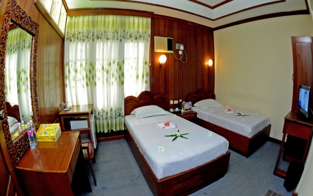Kyaw Hotel