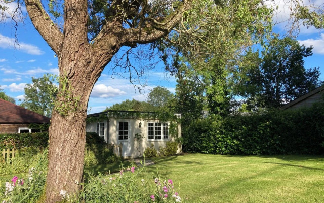 October House Holiday Cabin