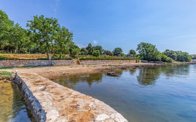 Beautiful Apartment in Pomer With 1 Bedrooms and Wifi
