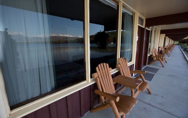 Village Inn At Apgar - Inside the Park
