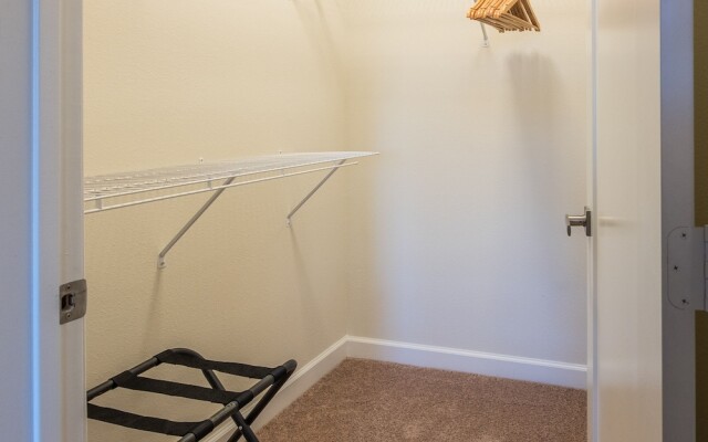 FRONTDESK The Point at Town Center Apts Jacksonville