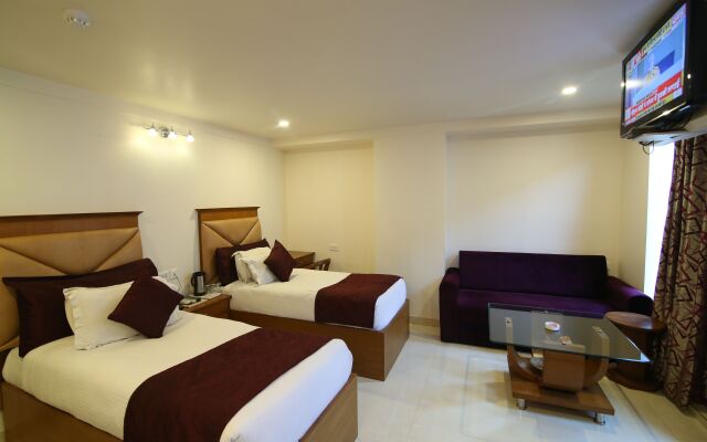 Oyo 11647 Hotel Metro