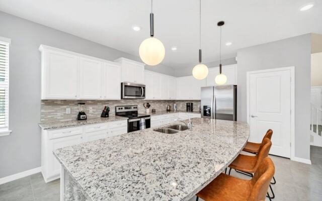 2089elcir 8 Bedroom Villa by RedAwning