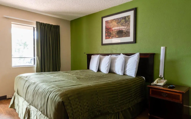 Country Hearth Inn & Suites Atlanta / Marietta and
