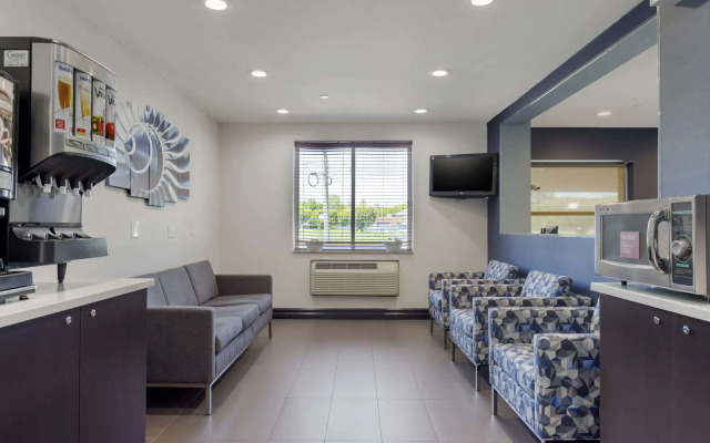 Avion Inn Near LGA Airport, Ascend Hotel Collection