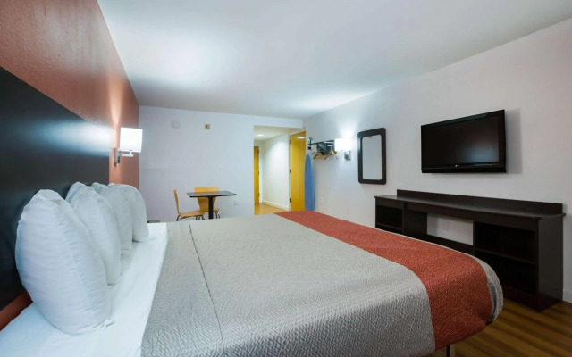 Motel 6 Suwanee, GA - Gwinnett Center