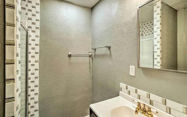 Centrally Located Lawton Home: Dogs Welcome!