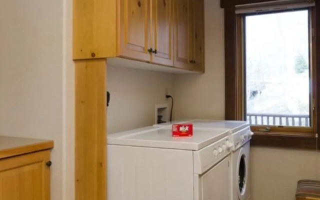 Ponderosa 6 Br Home by RedAwning