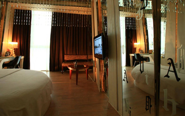 Vision Fashion Hotel