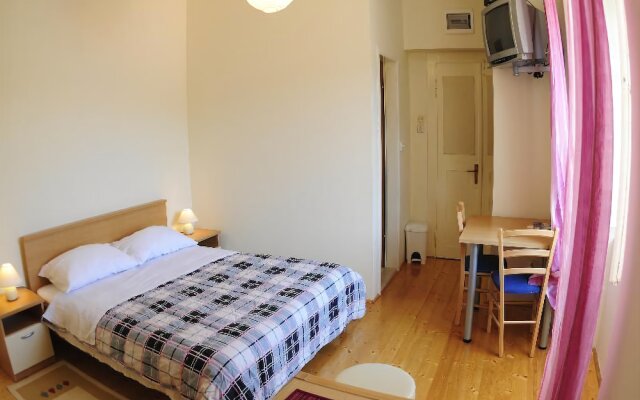 Miletic II Apartments