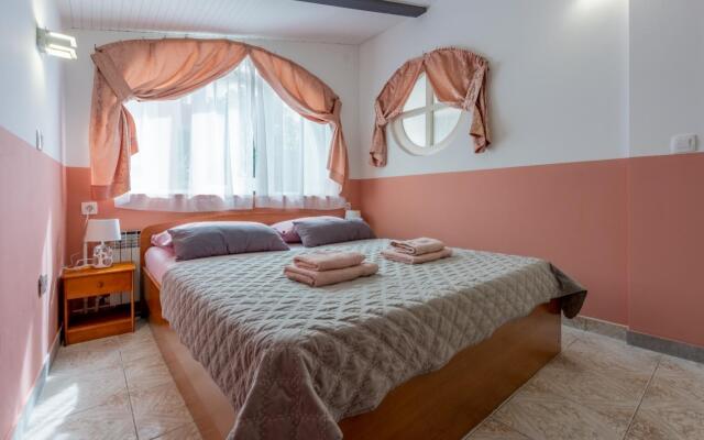 Colorful - Modern Apartments - A7 Rozi