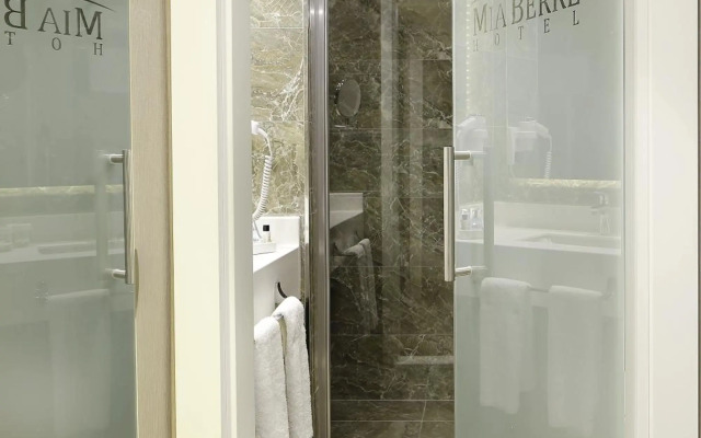 Mia Berre Hotels
