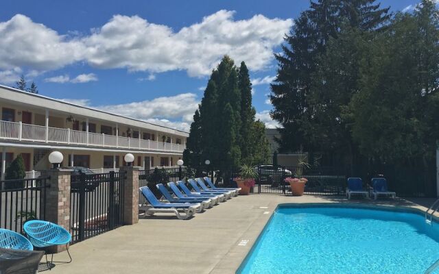 O'Sullivan's On The Lake Motel