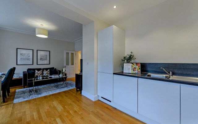 Spacious 3 Bedroom Apartment in Hammersmith