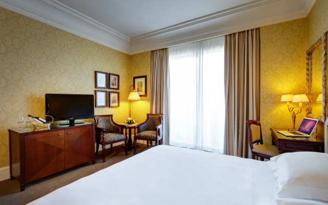 Excelsior Grand Hotel