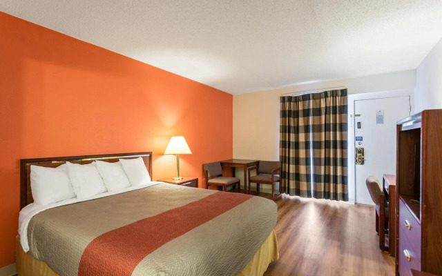 Motel 6 Butte, MT - Historic City Center