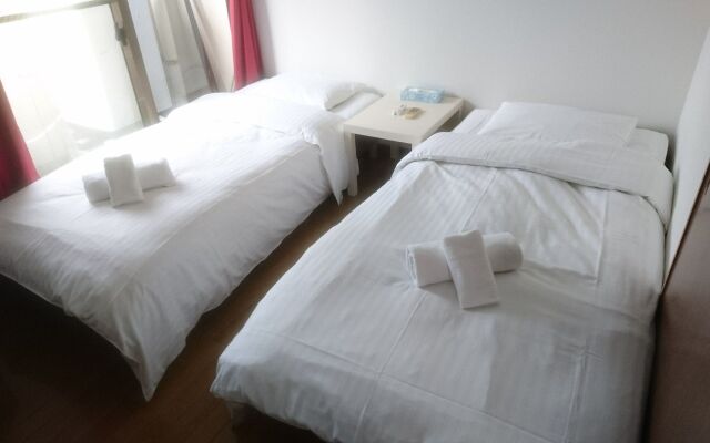 Pine Tree Hotel