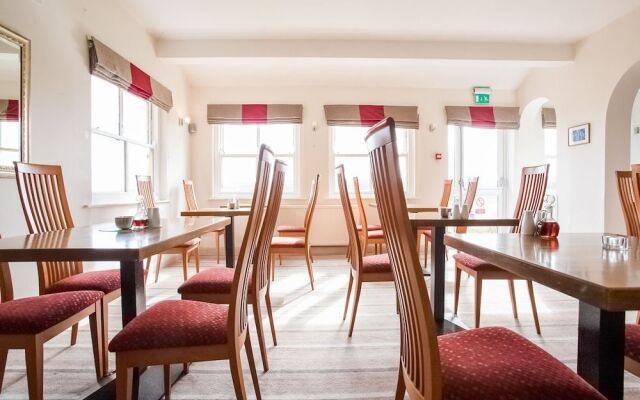 OYO Cliffemount Hotel