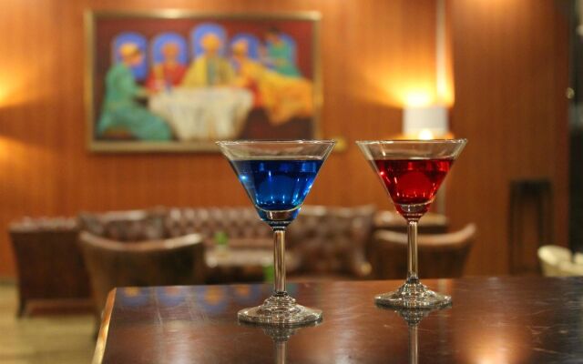 Golden Tulip Suites Gurgaon