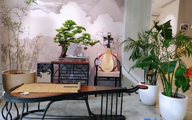 Twenty Rooms Art Hotel