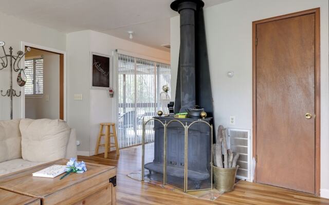 Walk to Downtown: Eclectic Murphys Home w/ Decks!