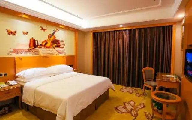 Vienna Hotel (Nanning Anji Wanda 33rd Middle School Subway Station)