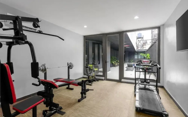 Four-Two Africa Lane Luxury Apartment