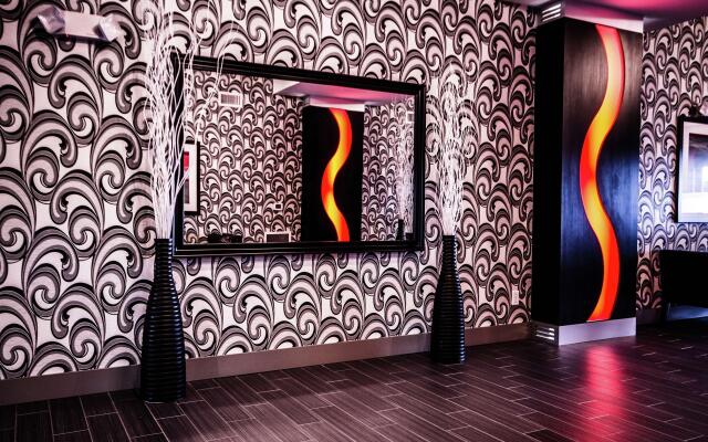 Hampton Inn & Suites DuPont