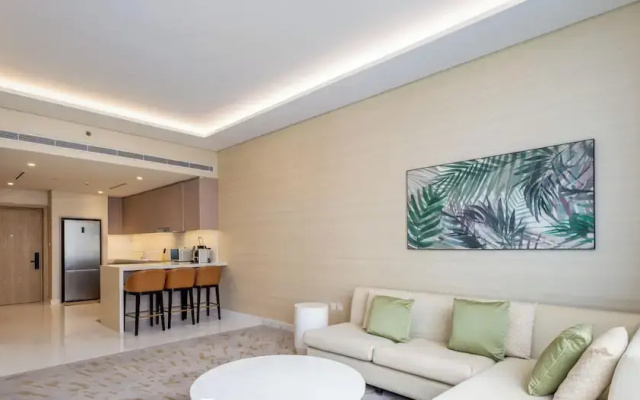 LUX Iconic Views at Palm Tower Suite 6