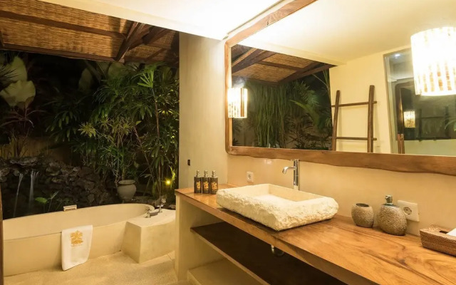 Villa Ku Tama by Villa Finder