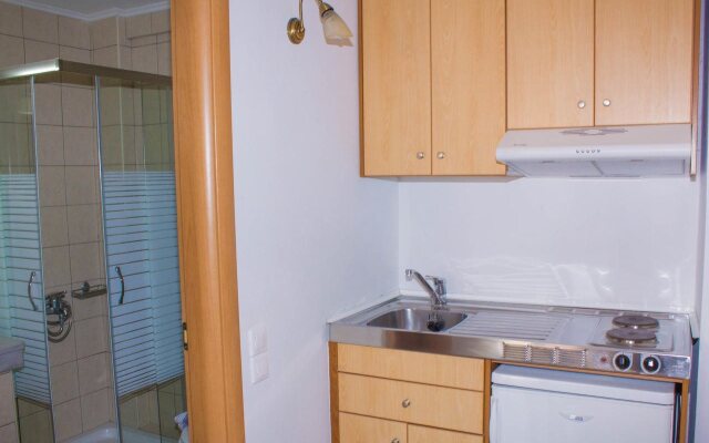 Sunshine Studios & Apartments