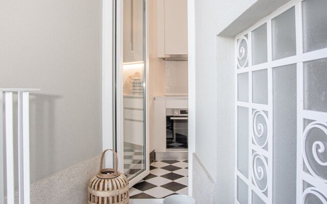Liiiving in Porto - Art Design Apartment