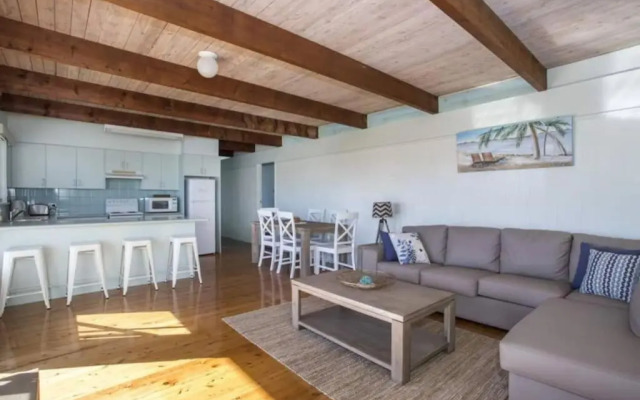 Just A Mellow Surf Escape @ Seaside, Dolphin Point