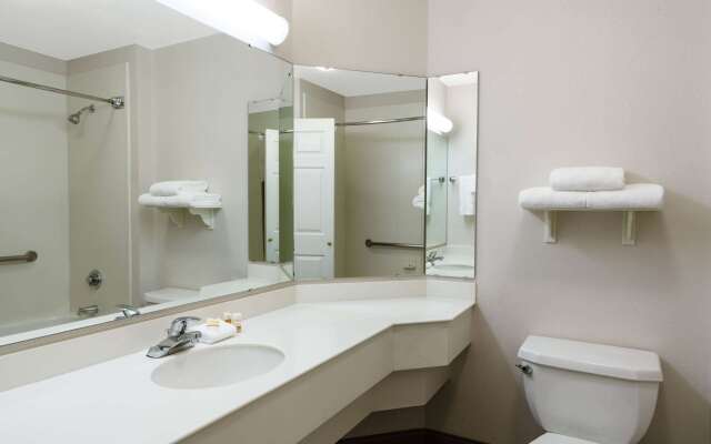 La Quinta Inn & Suites by Wyndham Pueblo
