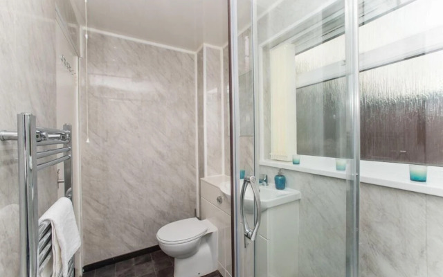 Lovely and Comfortable 3 Bed Flat, Tamworth