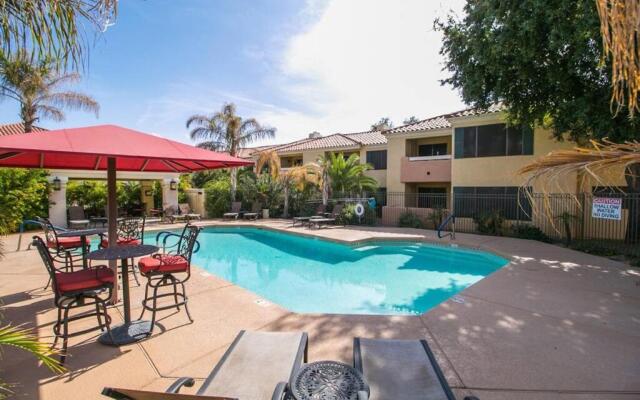 Luxury Paradise Valley Condo, Complete Remodel!